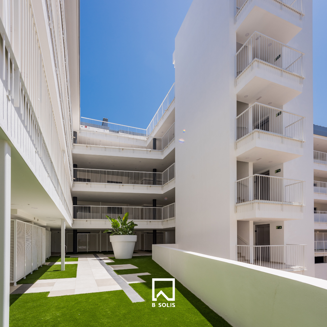 Communal green areas of the Seaviews Reserve new apartments in Fuengirola