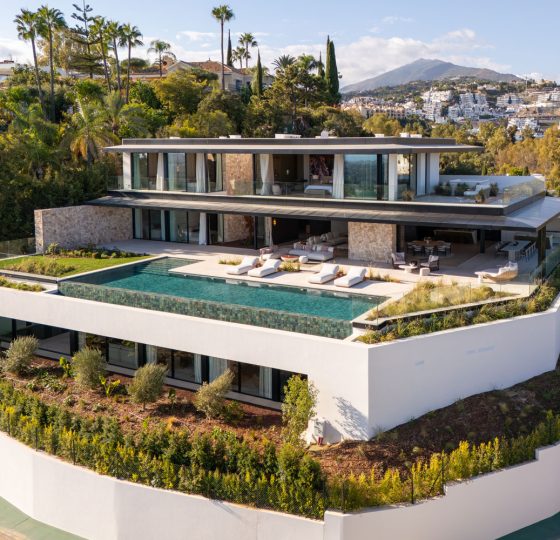 Urbanización El Herrojo Alto