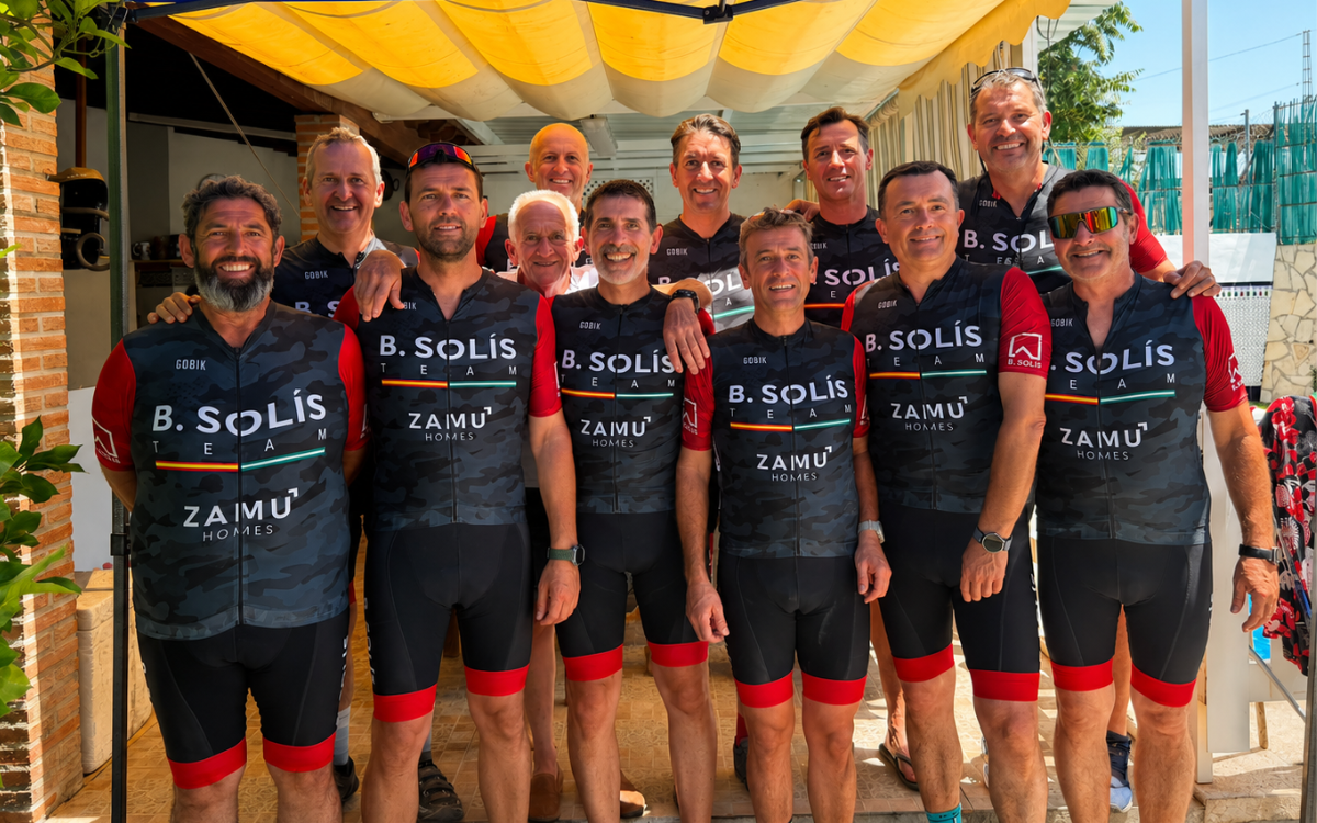 B. Solís apoya una iniciativa ciclista entre compañeros y colaboradores
